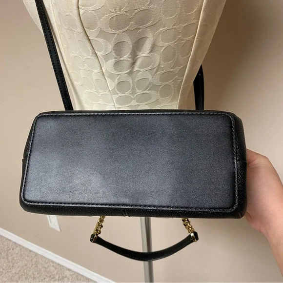 ✨HOST PICK✨Michael Kors Teagan Small Pebbled Leather Messenger Bag - Picture 6 of 14